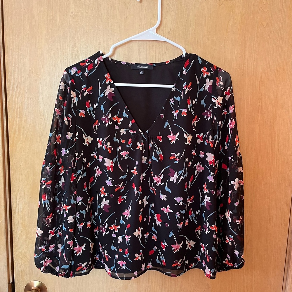 Madewell Shirred-Sleeve V-Neck Top in Drifting Flowers - Picture 3 of 8